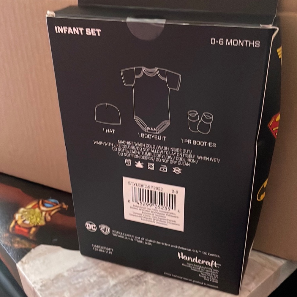 🆕 Wonder Woman Infant Set - Picture 2 of 2